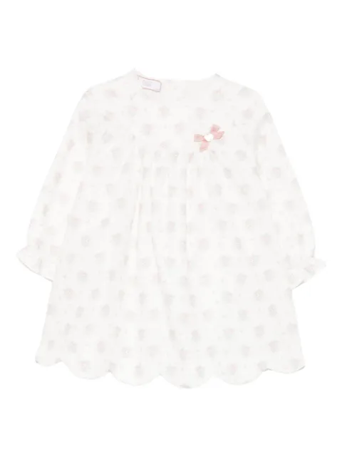 Paz Rodriguez vestido con estampado floral y moño