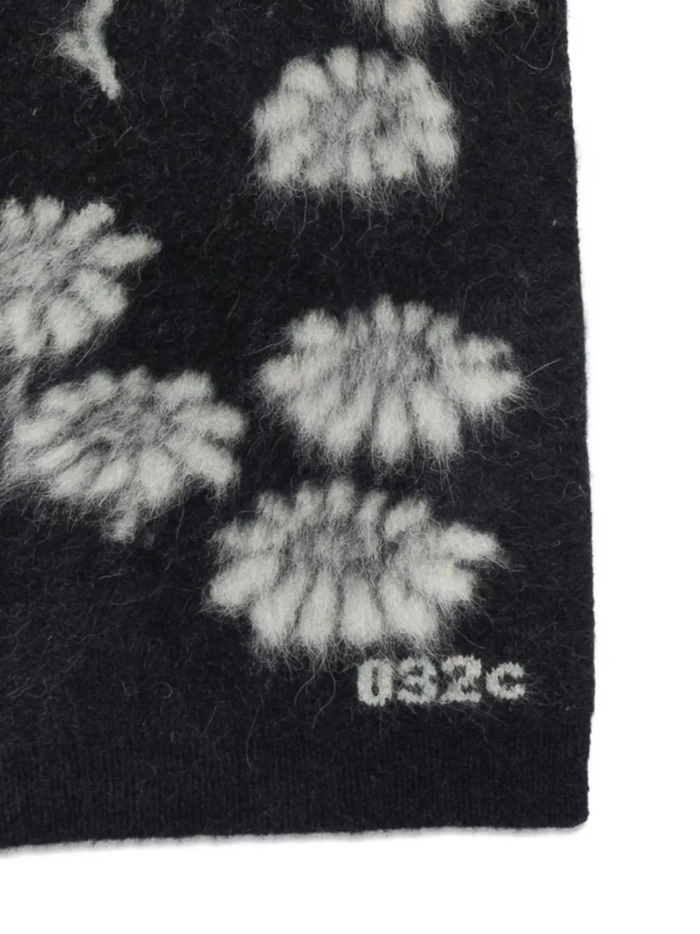 032c melting daisies scarf | Men | Image 2
