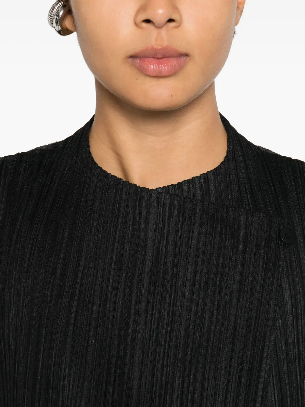 Issey Miyake Plissue jack met knopen Zwart