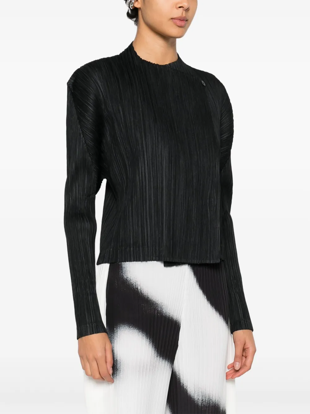 Issey Miyake Plissue jack met knopen Zwart