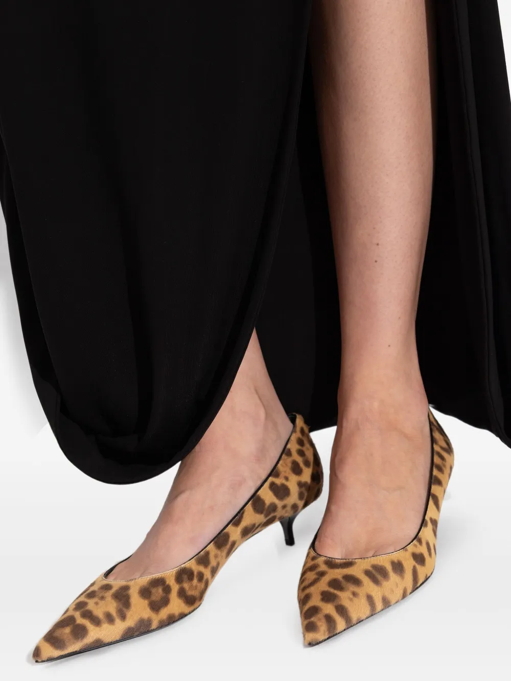 Jimmy Choo 40 mm Amelia pumps met kalfsleer en puntige neus Beige