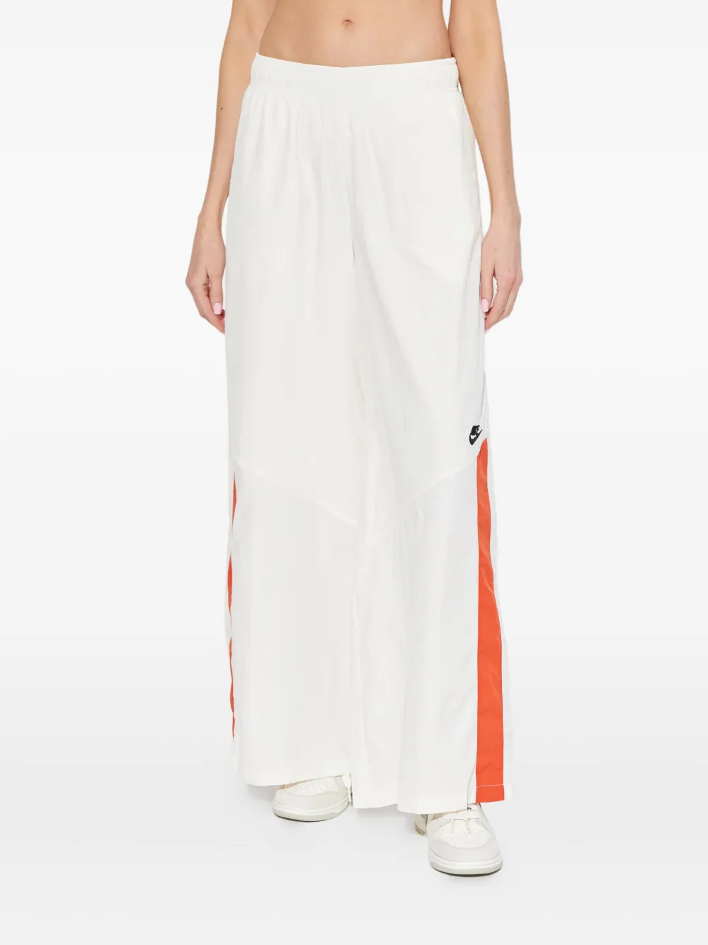 Nike Trainingsbroek met logo-detail Beige