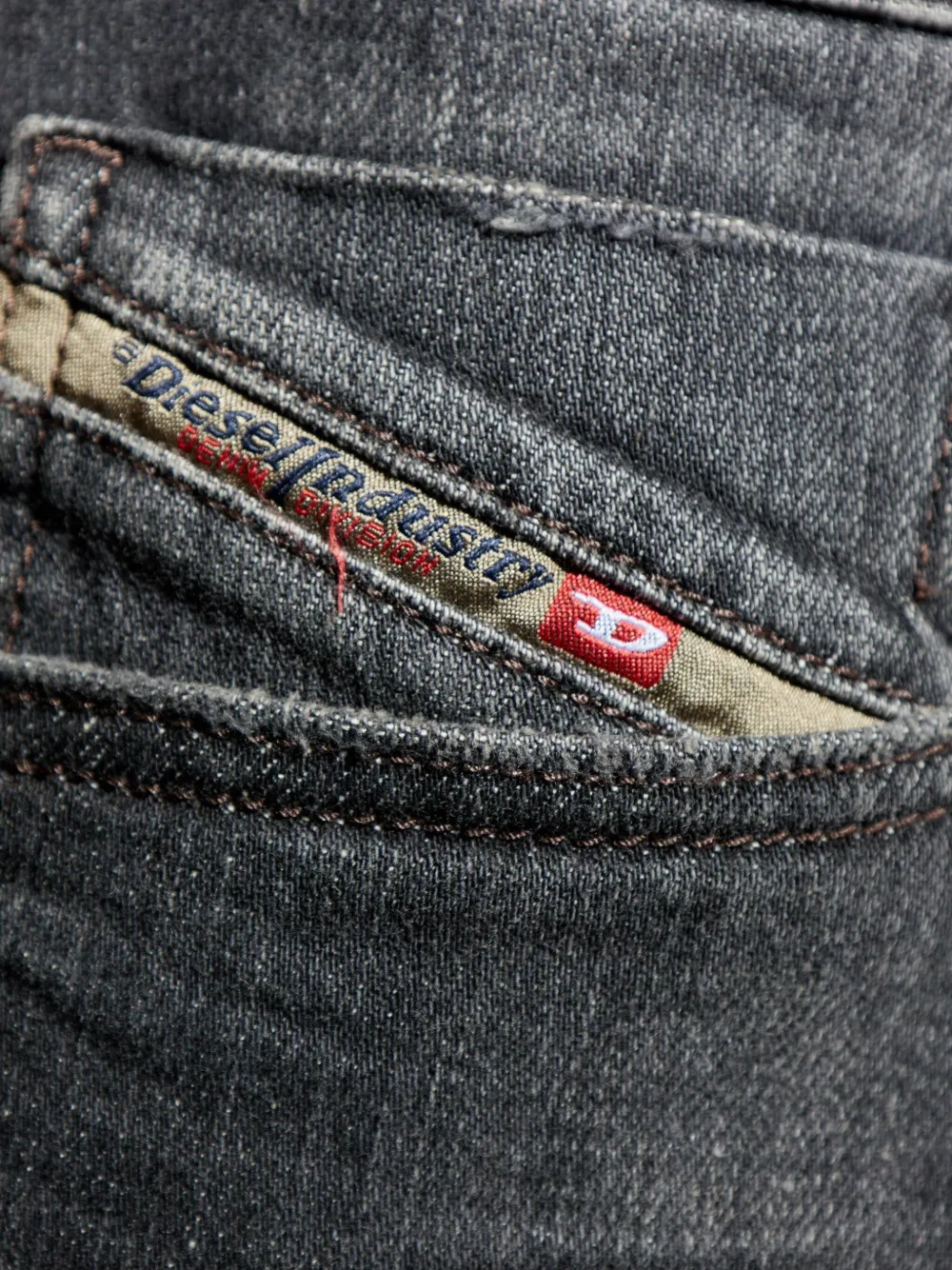 Diesel 2023 D-Finitive jeans Grijs