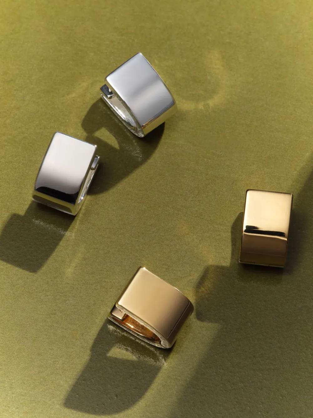 Otiumberg Chunky Square Huggie Earrings In Silver