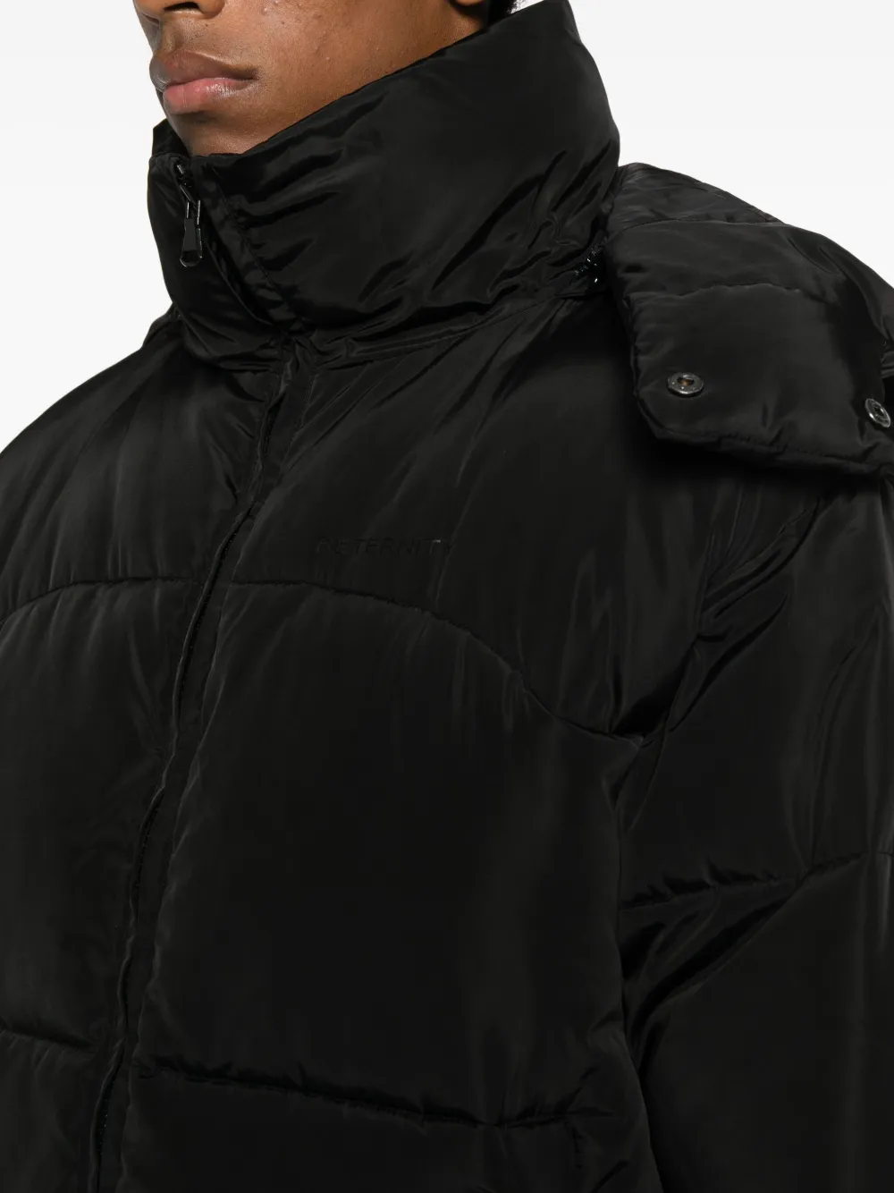Reternity Hooded Puffer Jacket In Black
