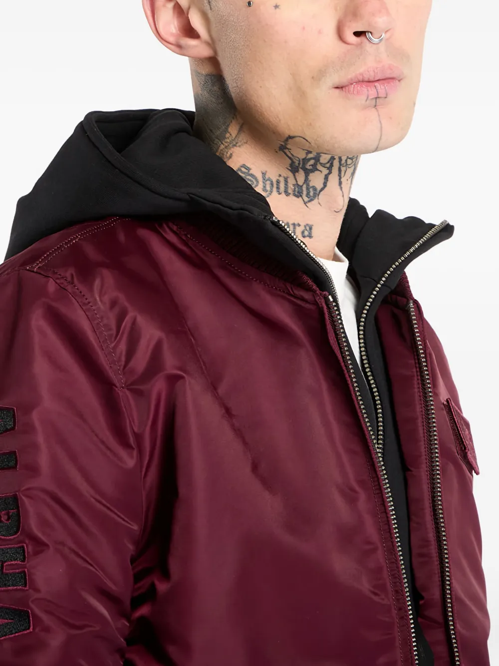 Alpha Industries MA-1 D-Tec jack met borduurwerk Rood