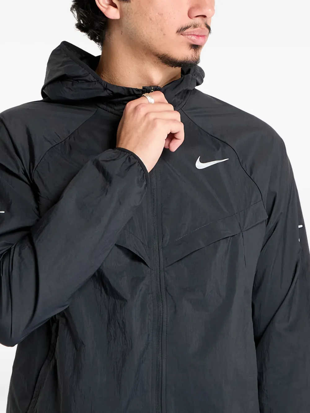 Nike Stride Repel UV performance jack met capuchon Zwart