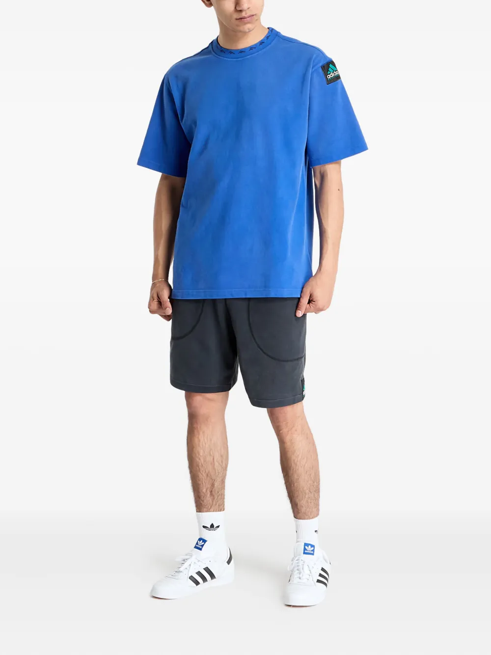 Adidas Equipment logo-patch T-shirt - Blauw