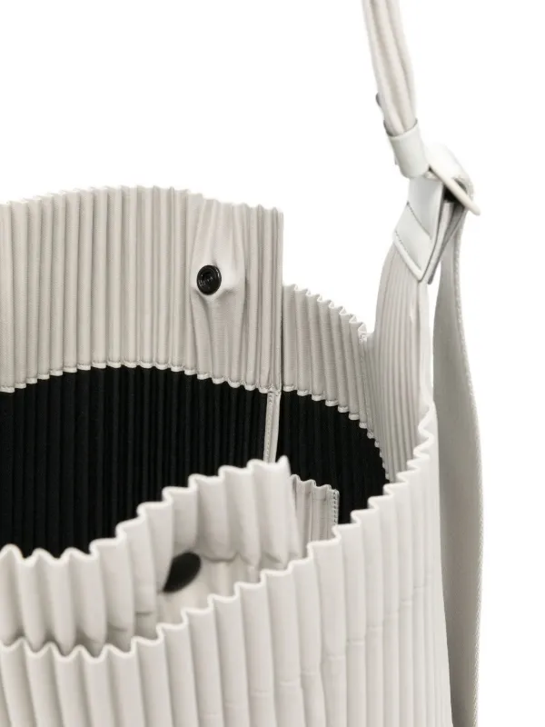 Homme Plissé Issey Miyake Utility ショルダーバッグ L | ホワイト