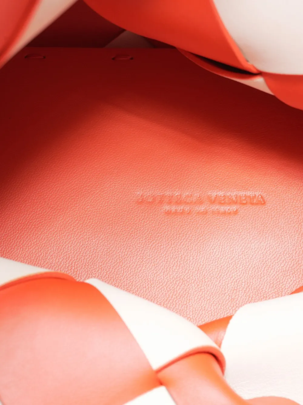 Pre-owned Bottega Veneta 2020-2025 Cabat Intrecciato Tote Bag In Red