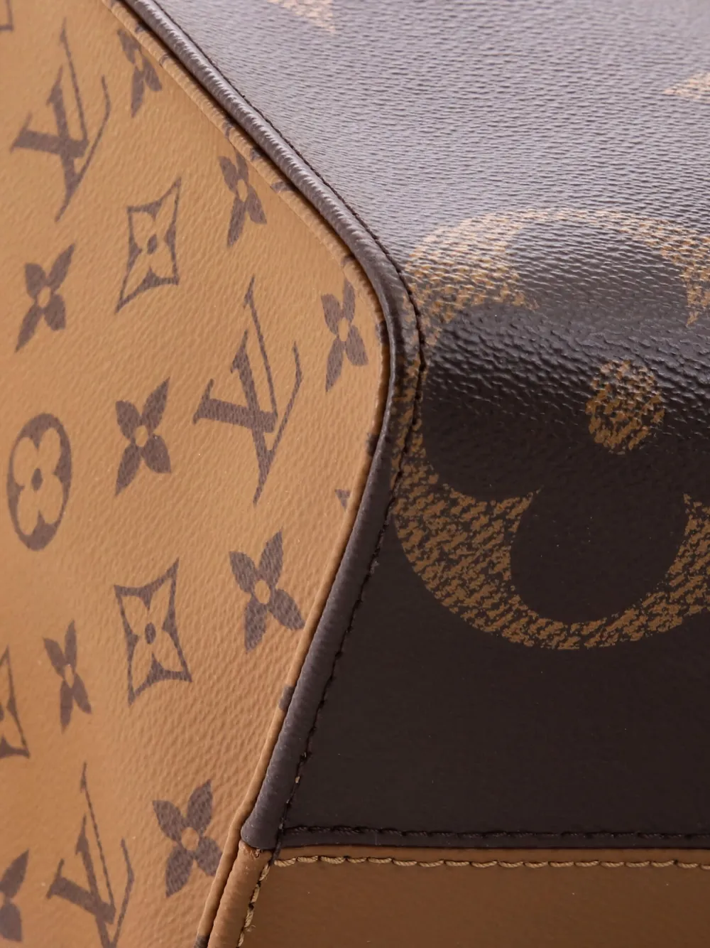 Pre-owned Louis Vuitton Onthego Reverse Monogram Giant Mm Tote Bag