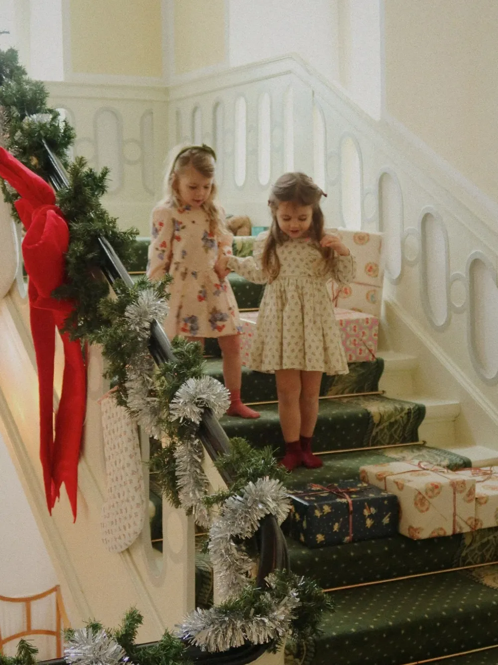 Konges Sløjd Jurk met ruches en bloemenprint Beige