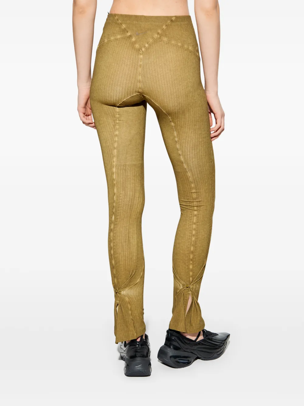 Nike x KNWLS geribbelde legging met uitgesneden details Bruin
