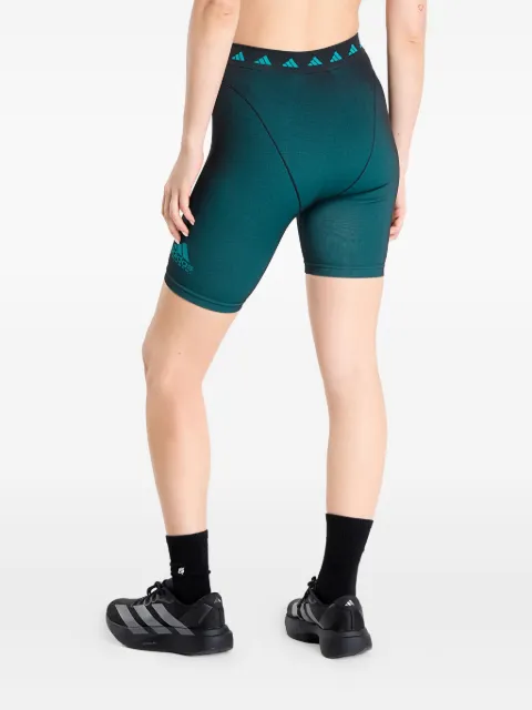 adidas shorts EQT con detalle del logo