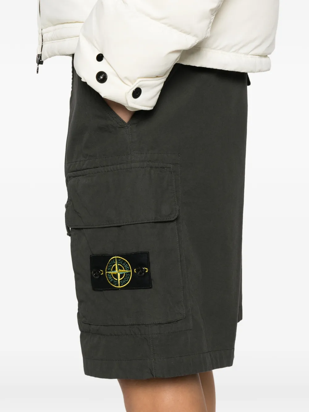 Stone Island cargo-pocket lohgo-patch shorts Groen