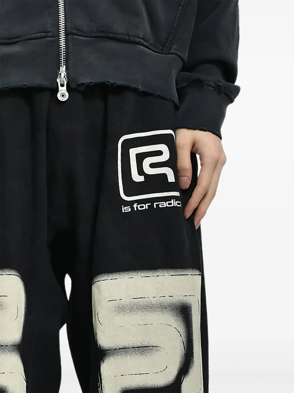 RIVINGTON ROI REBIS pantalones con logo gráfico | Pants | Image 2