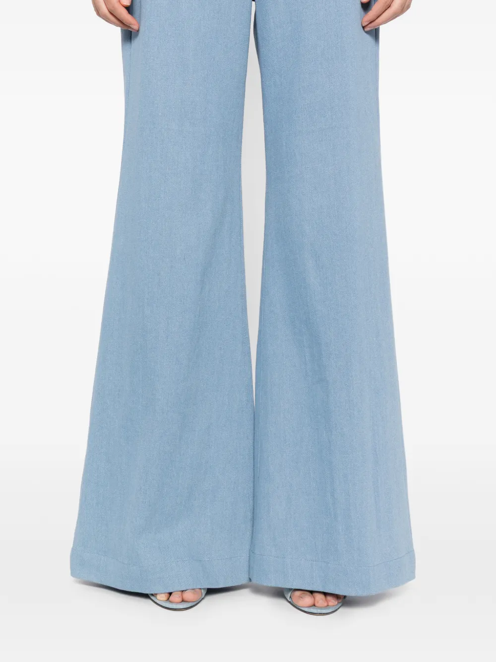 BLAKLACE Flared broek met knoop Blauw