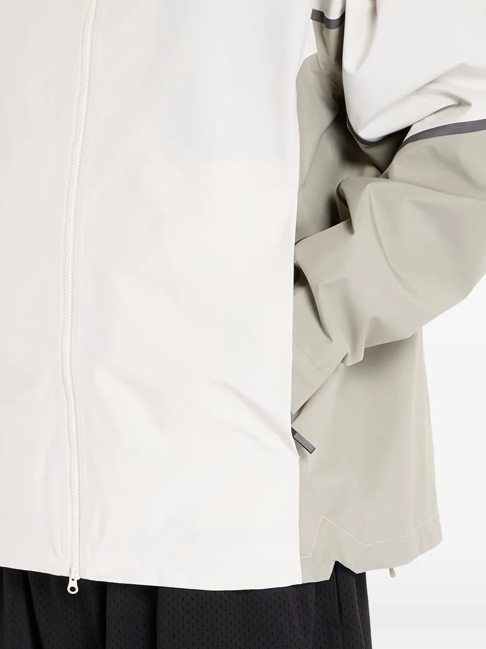 adidas Nat Geo Climaproof jack met capuchon Beige