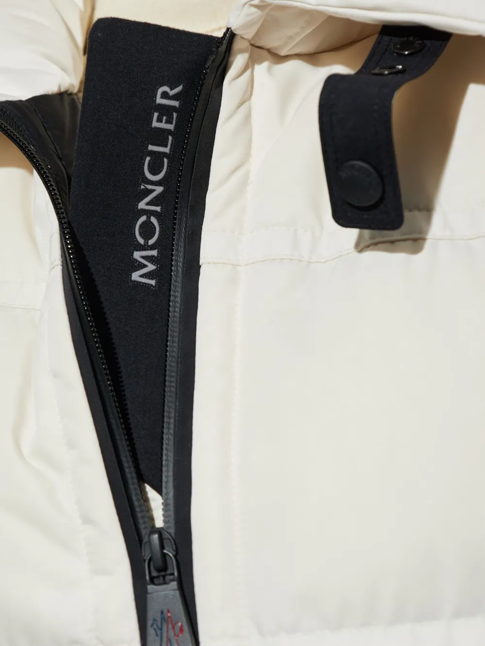 Moncler Grenoble Bodywarmer met zakken Beige