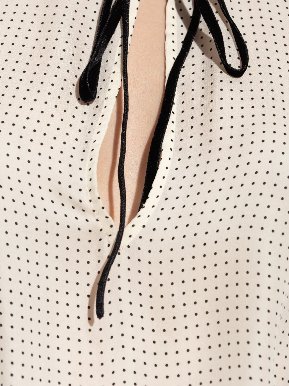 Frame Polka-dot Tie Blouse In Neutral