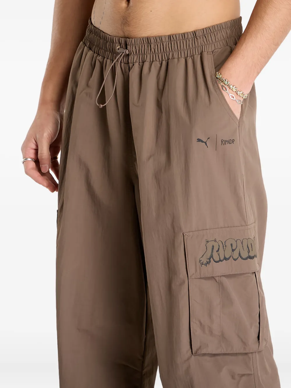 PUMA x Ripndip cargo broek met logoprint Bruin