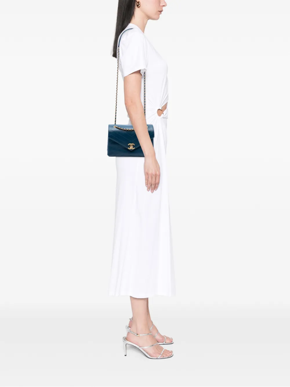 CHANEL Pre-Owned 2018 Small Chevron Lambskin Stitched Envelope Flap shoulder bag | Pre-Owned | Image 2