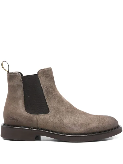 Doucal's suede Chelsea boots