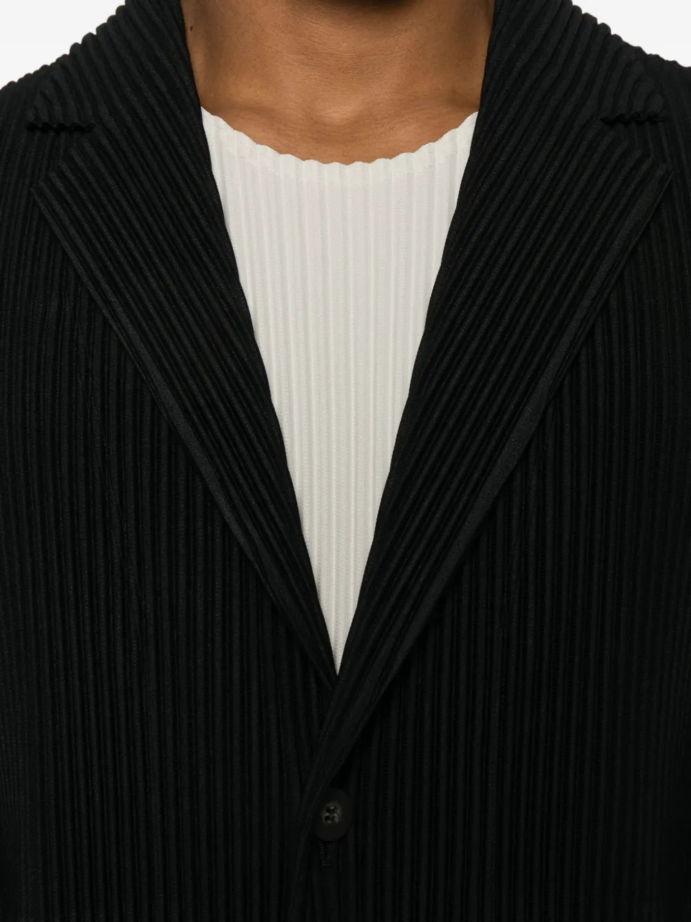Issey Miyake Plissiertes Sakko In Black