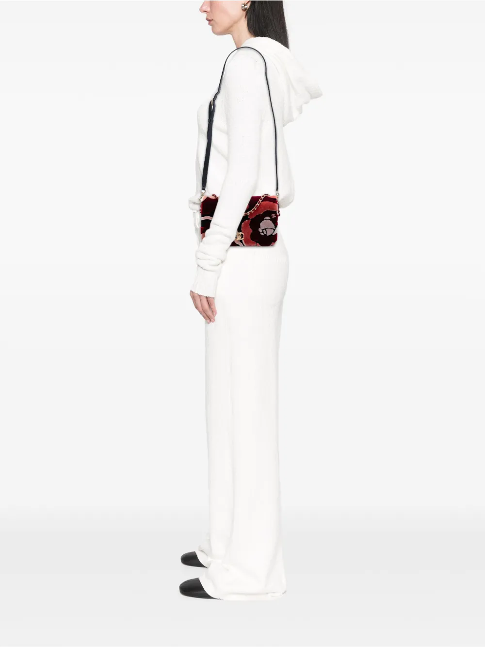 CHANEL Pre-Owned 2017-2018 Paris Cosmopolite Velvet Camellia Flap satchel | Pre-Owned | Image 2