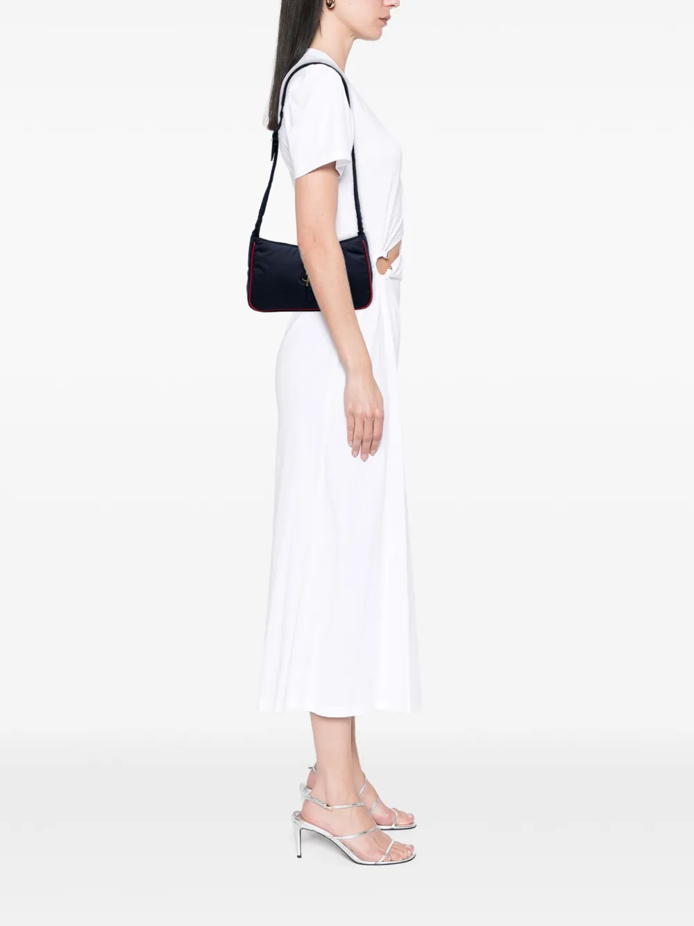 Saint Laurent Pre-Owned 2012 Nylon Le 5 a 7 shoulder bag | Estilos de archivo | Image 2