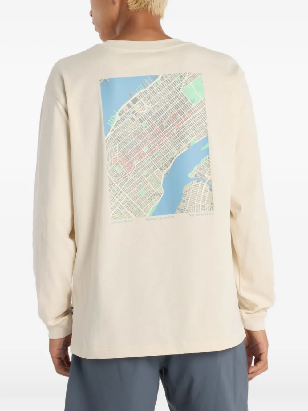 New Balance T-shirt met grafische kaart en lange mouwen Beige