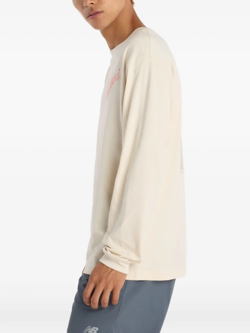 New Balance T-shirt met grafische kaart en lange mouwen Beige