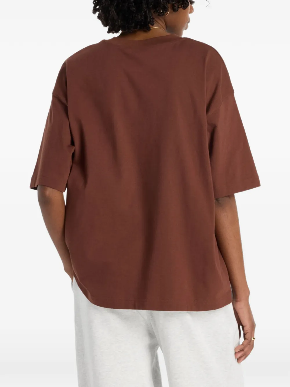 New Balance Linear Heritage T-shirt met logoprint Bruin