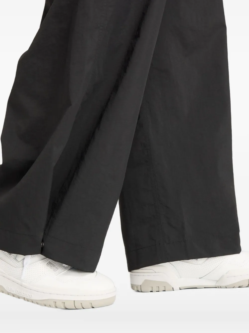 New Balance Gekreukte geweven cargo broek Zwart