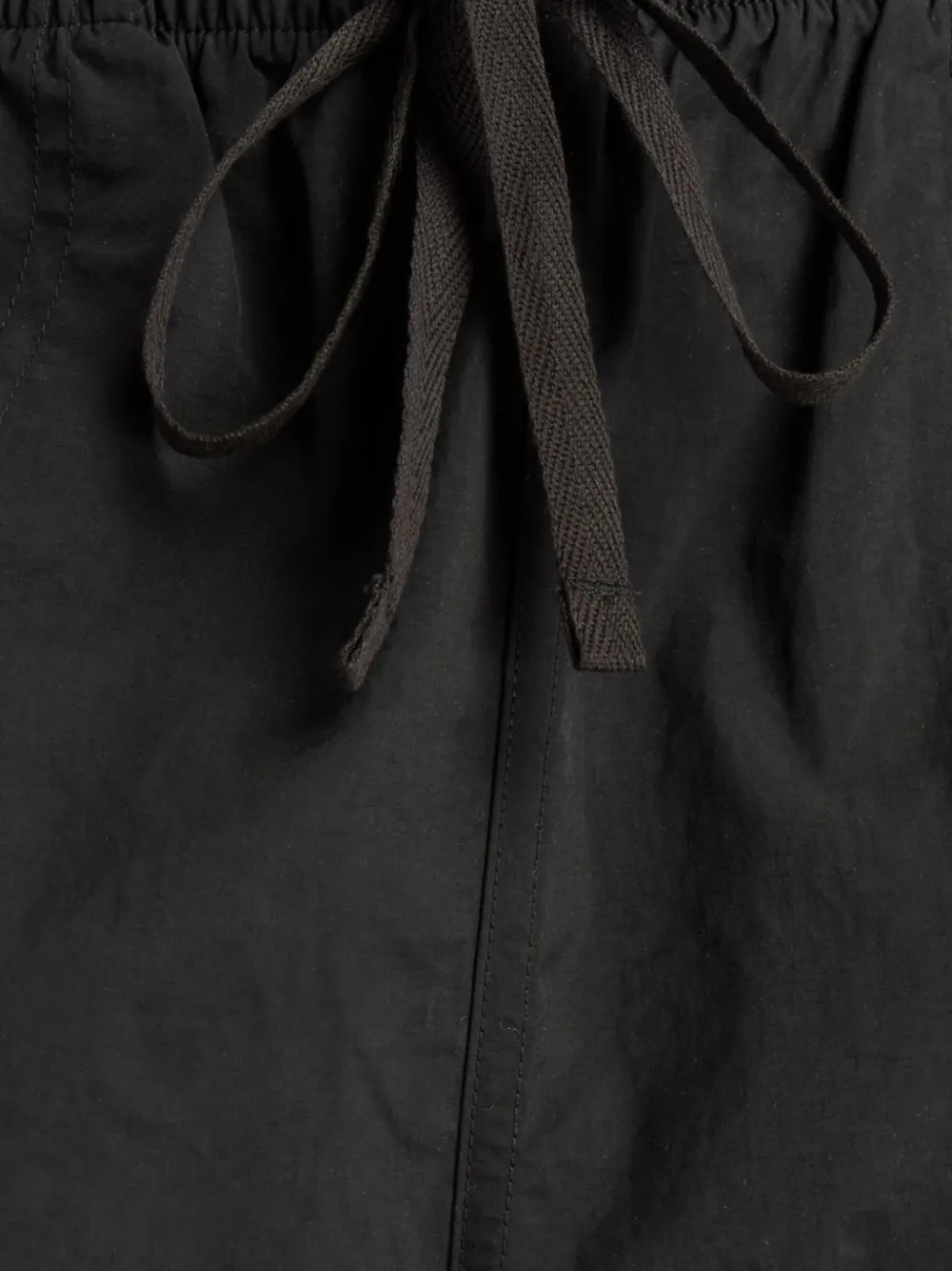 New Balance Gekreukte geweven cargo broek Zwart