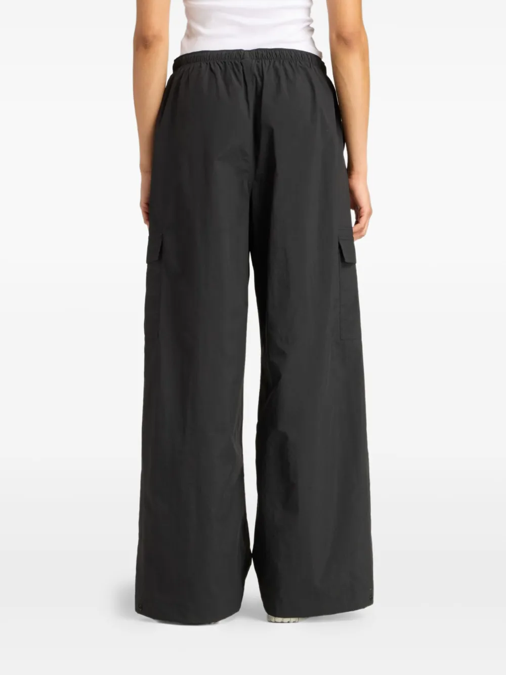 New Balance Gekreukte geweven cargo broek Zwart