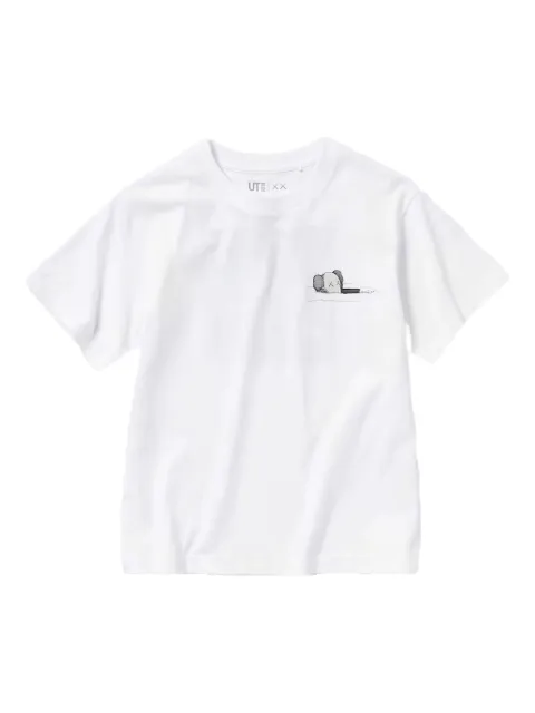 KAWS playera UT en colaboración con Uniqlo