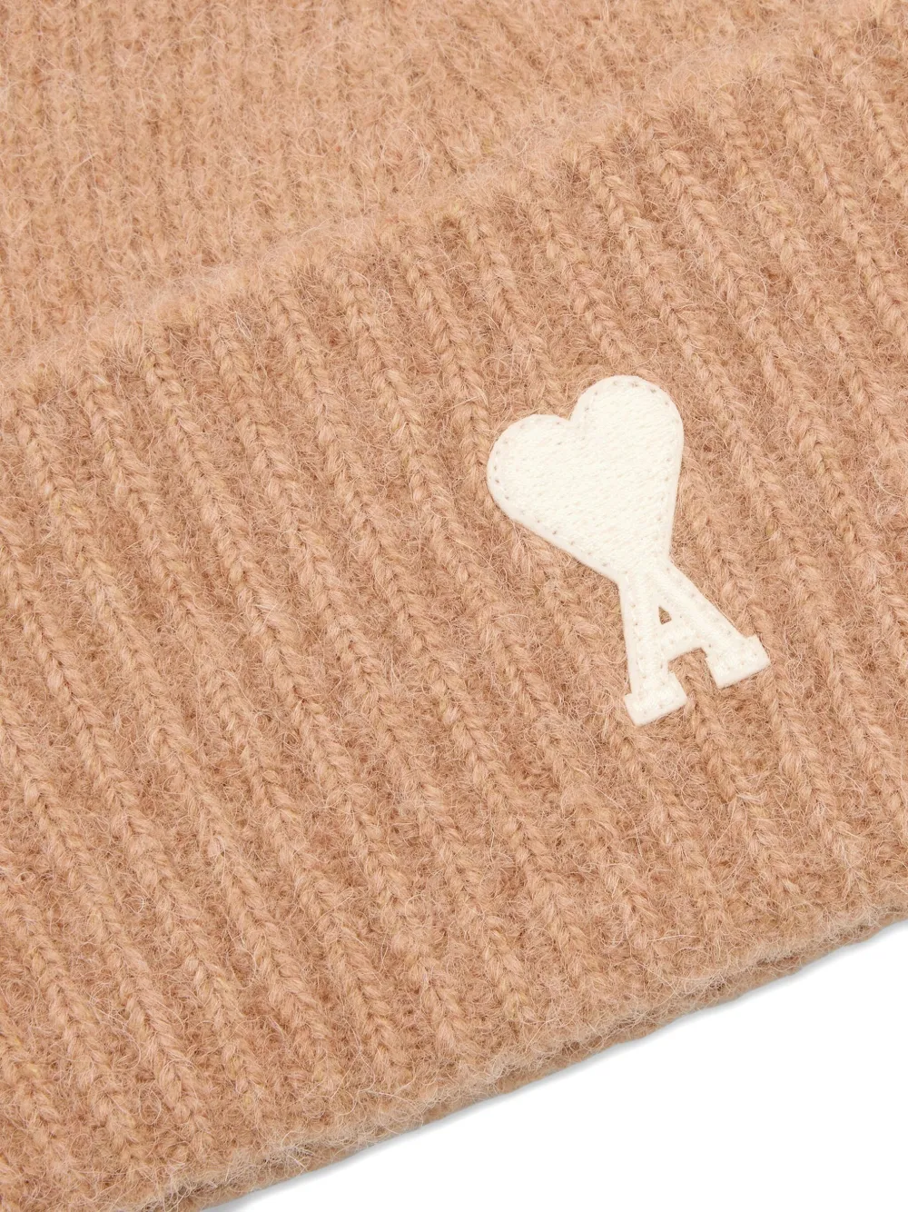AMI Paris Ami de Coeur gebreide muts Beige