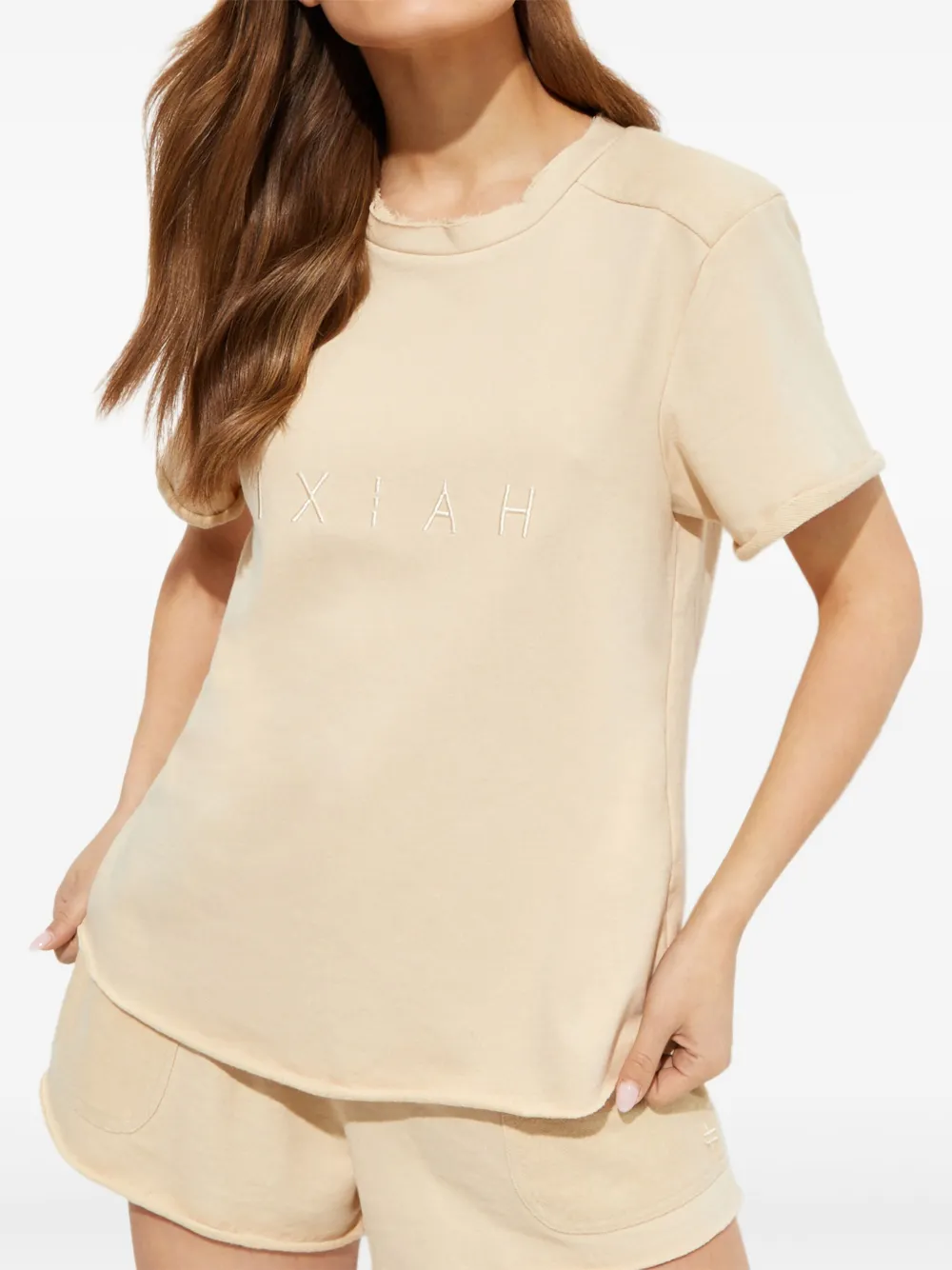 IXIAH playera bordada Signature 2021 | neutro | Image 1