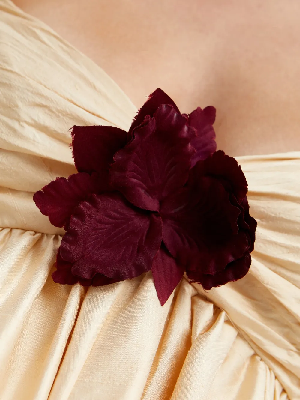 ZIMMERMANN Broszka zijden jurk met ruches Beige