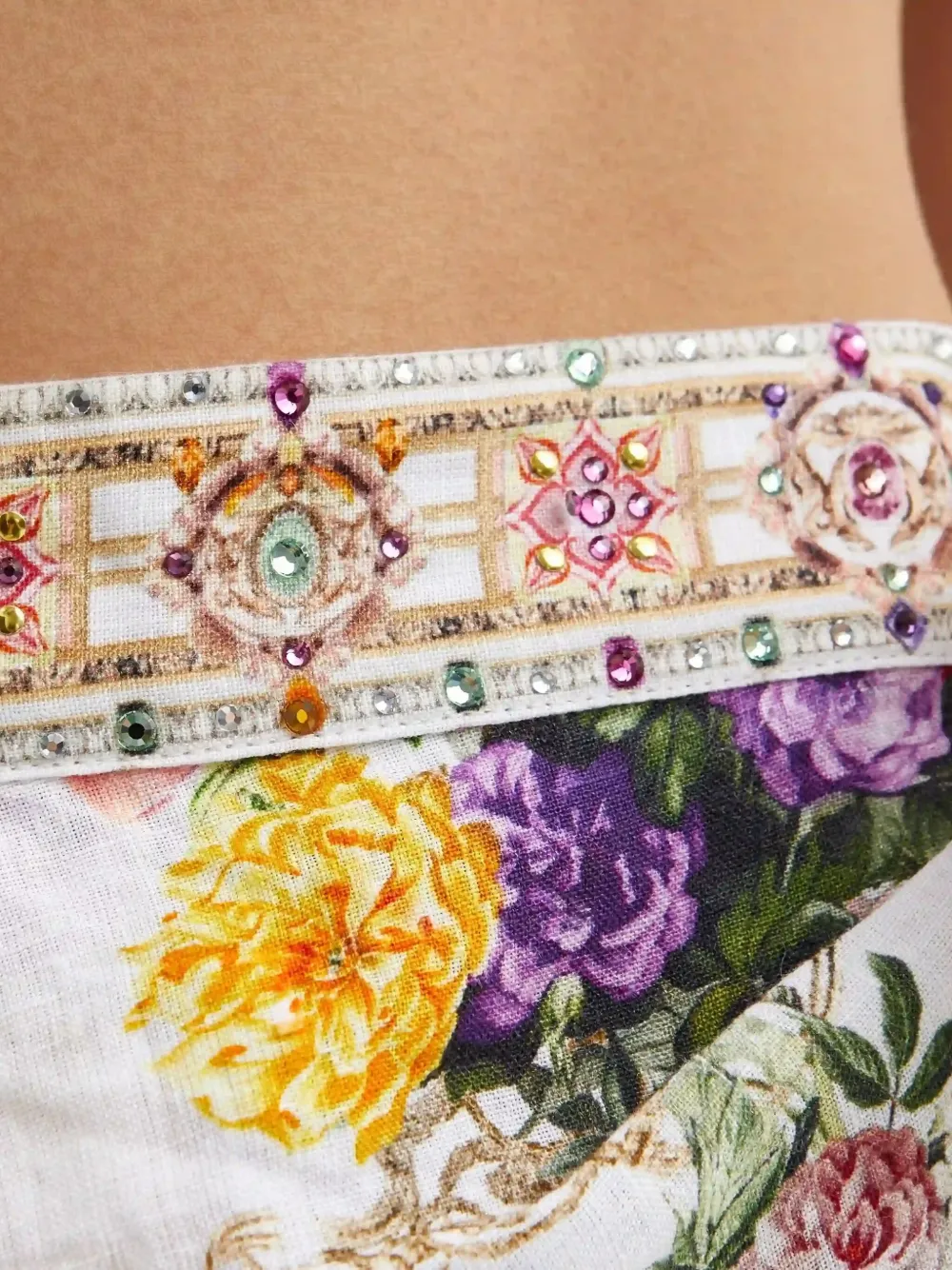 Camilla Mini-rok met ruches en bloemenprint Wit