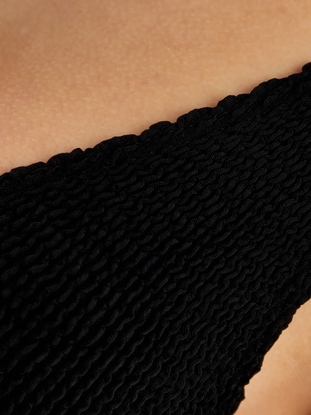 Bond-eye top de bikini Scout con cuello redondo | Bikinis | Image 2