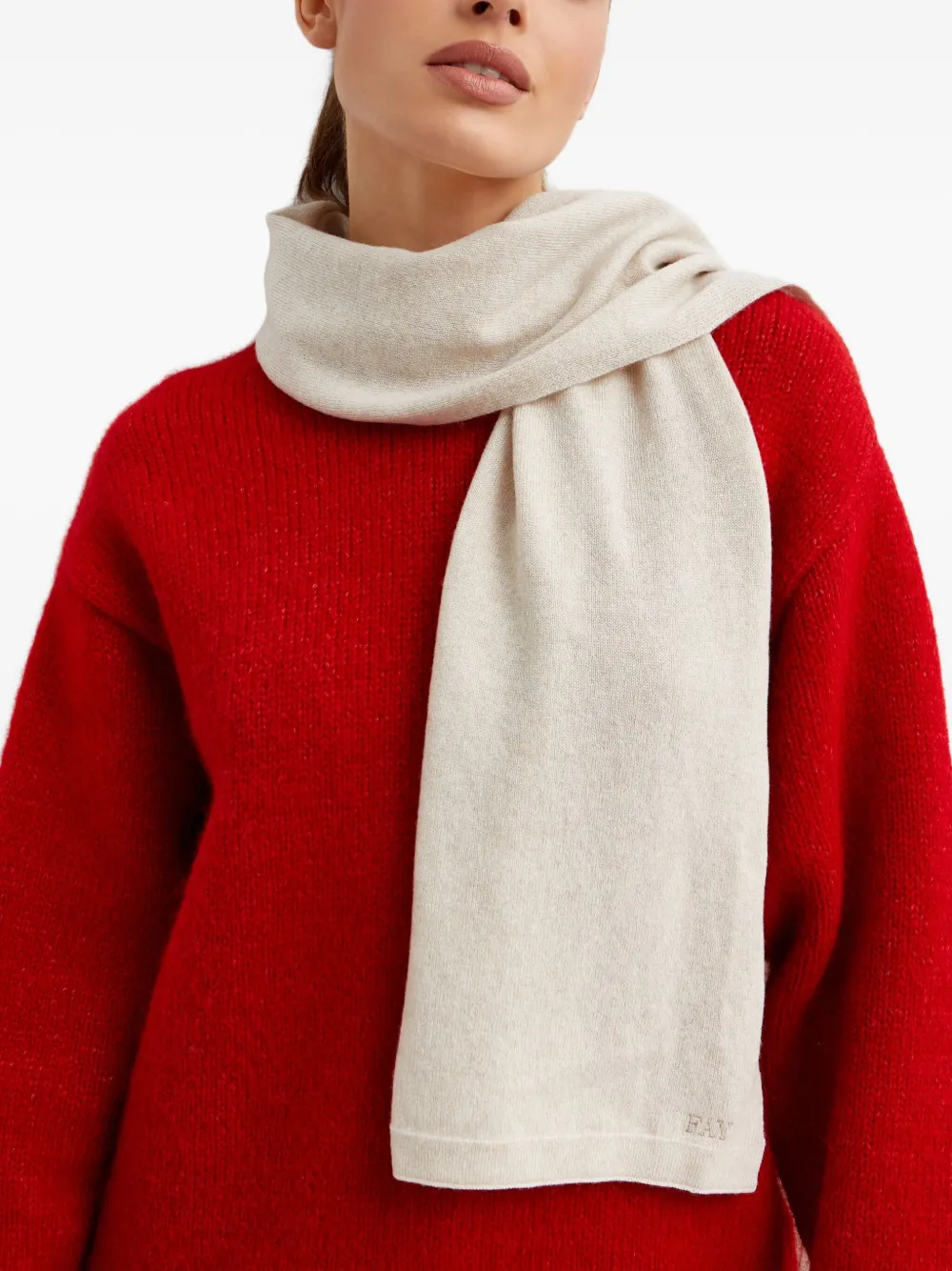 Fay Sjaal met borduurwerk Beige