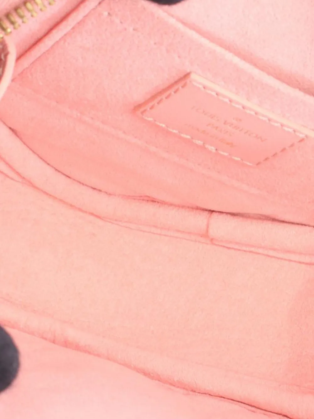Pre-owned Louis Vuitton 2019 New Wave Heart Crossbody Bag In Pink