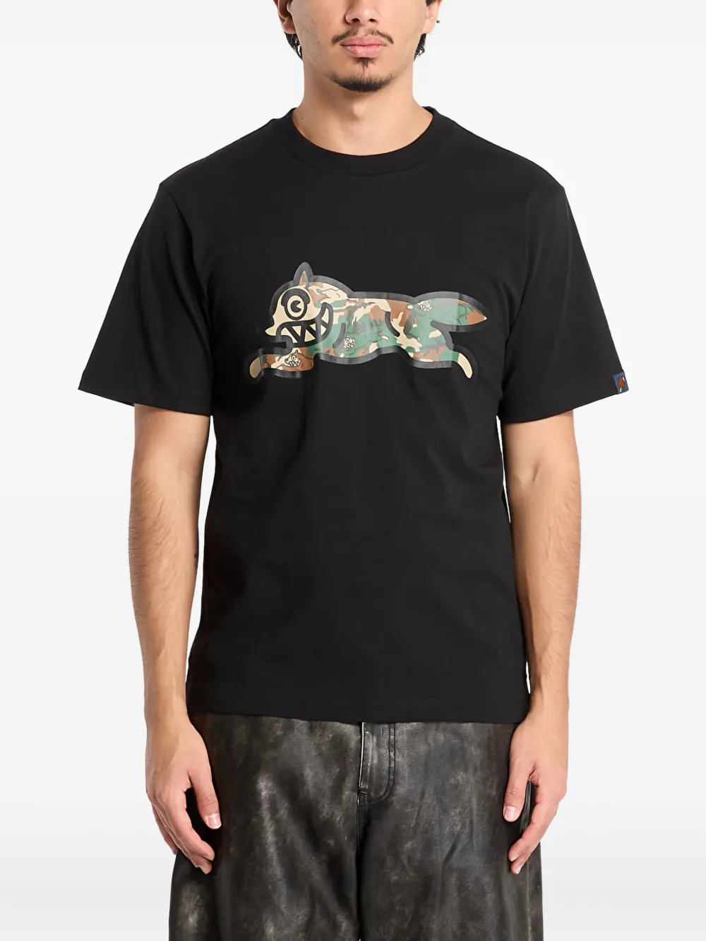 ICECREAM Woodland Camo Running Dog Tシャツ | ブラック | Image 1