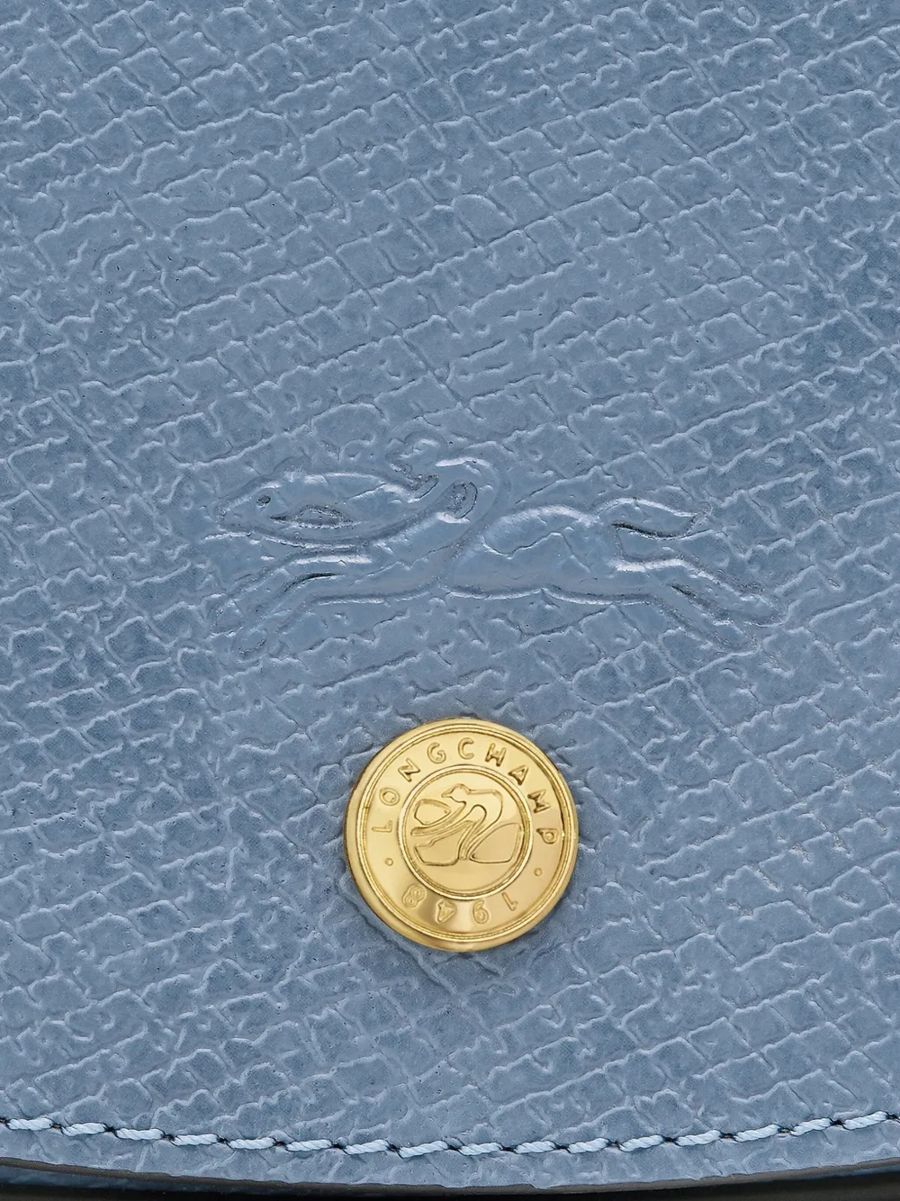 Longchamp Épure S 压纹斜挎包 In Blue