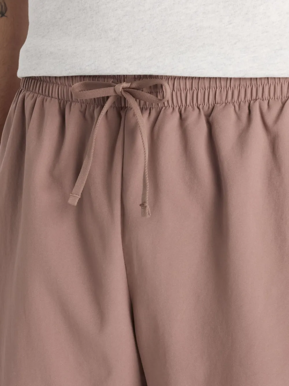 New Balance Shorts met logodetail Bruin