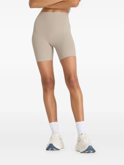 New Balance shorts de canalé con tiro alto