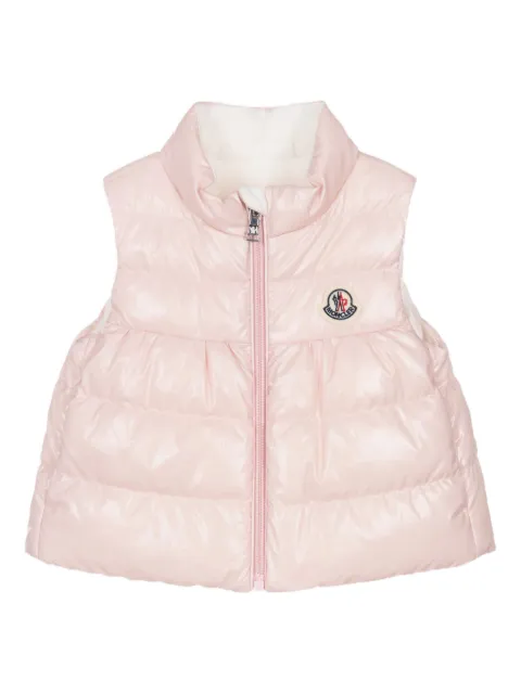 Moncler Enfant chaleco capitonado con parche del logo