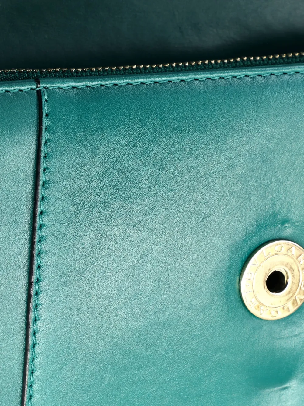 Pre-owned Bvlgari Serpenti Forever Leather Medium Shoulder Bag In Green
